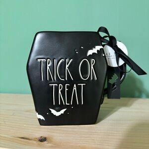 NWT Rae Dunn Ceramic TRICK OR TREAT Coffin Shaped Mug Black & White Bats